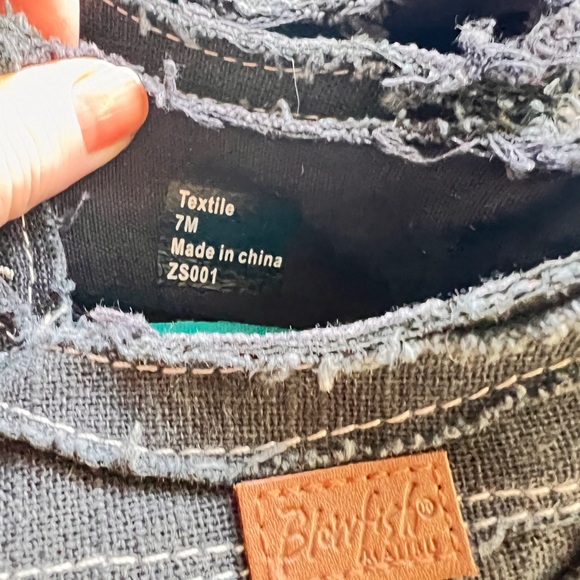 Blowfish Malibu Womens Slip on Navy Distressed Canvas Shoe Size 7 EUC - Picture 7 of 8